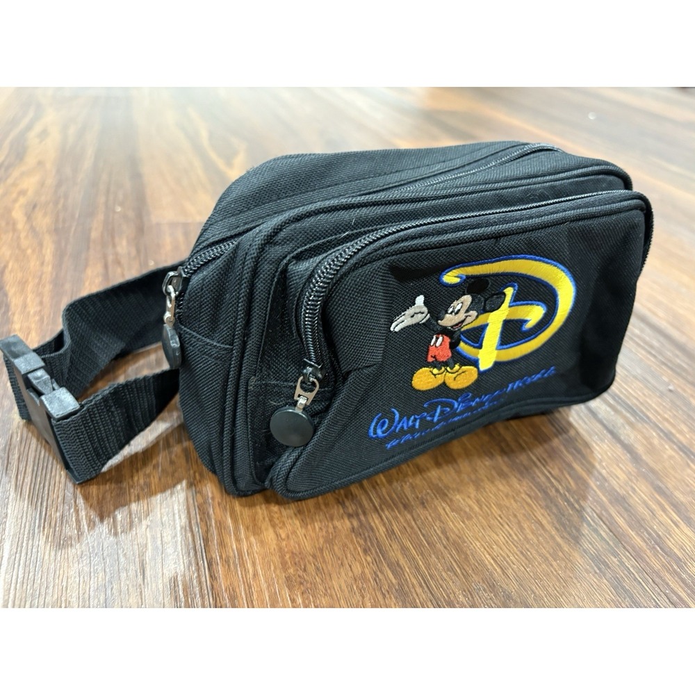 Walt Disney World Fanny Pack Embroidered Mickey Mouse Where Dreams Come True
